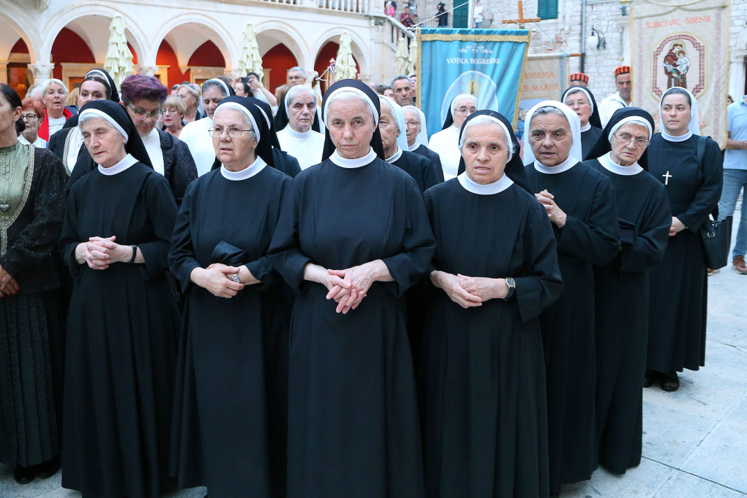 Šibenčani misom u katedrali pa procesijom proslavili svetkovinu Tijelova