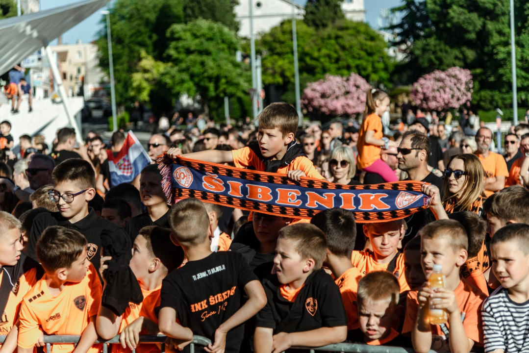 Šibenik dočekao svoje heroje u narančastom: 'Carević ostaje, sezona time završena'