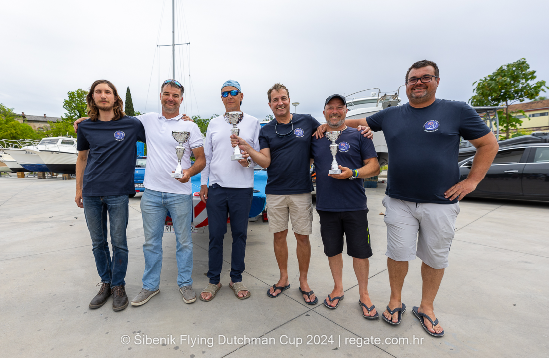 Mađarski jedriličari slavili na šibenskoj regati u jednoj od najbržih klasa i po povoljnom vjetru