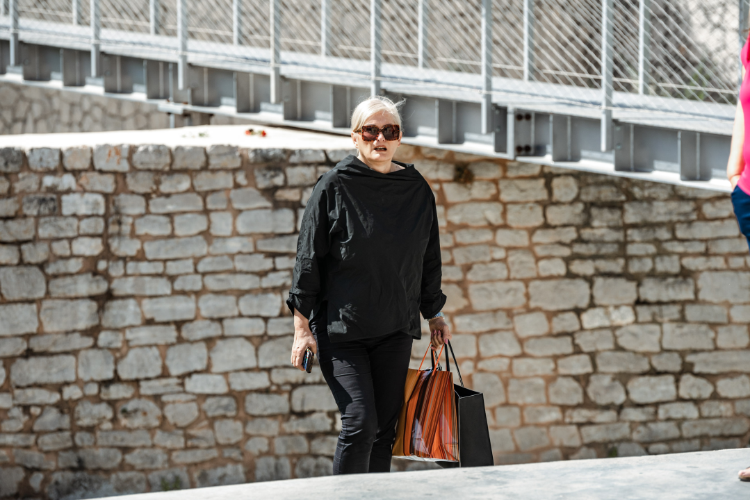 Moda na šibenskim kalama: Dame iz Đira po gradu koje su ukrale sve poglede