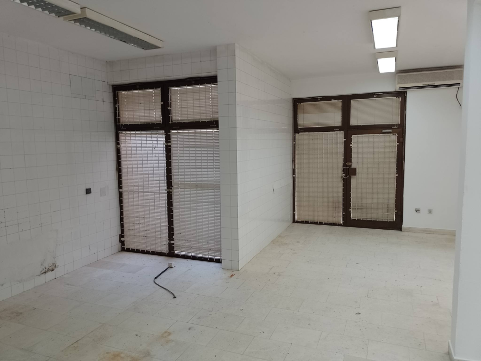 Zanimljiv i prostran poslovni prostor iznajmljuje se na Vidicima