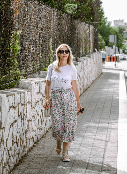 Visoke temperature potakle sređene Šibenčanke da iz ormara izvuku široke komade