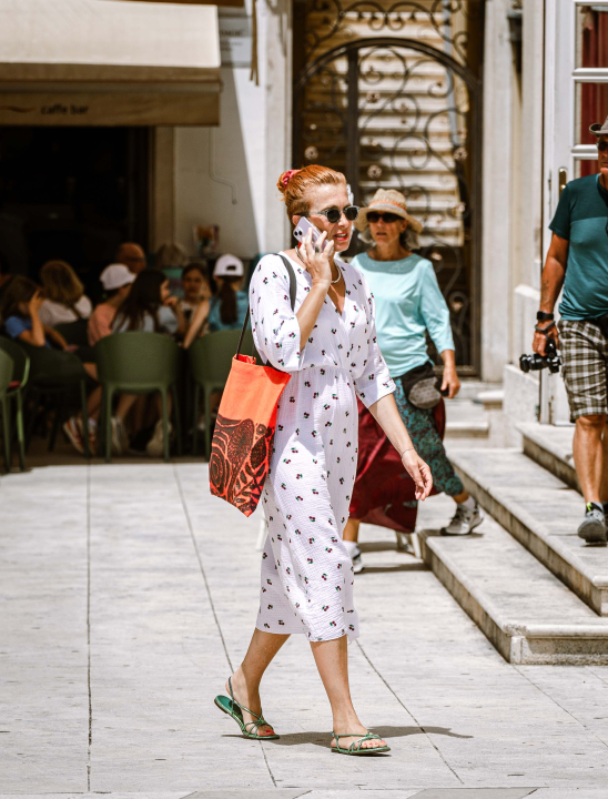 Visoke temperature potakle sređene Šibenčanke da iz ormara izvuku široke komade