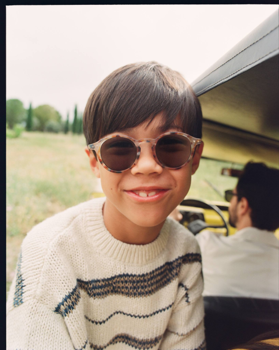 Trendi sunčane naočale IZIPIZI pronađite u trgovini M.A.G.-D.D.! 