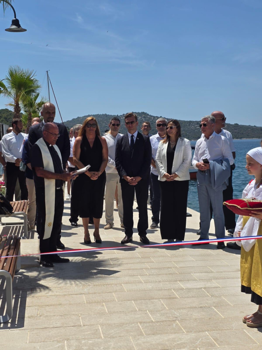 Uoči Dana općine u Rogoznici otvoren novouređeni dio rive 