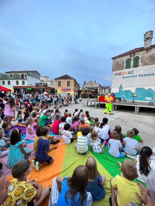 Klaun Spartanko oduševio najmlađe Pirovčane