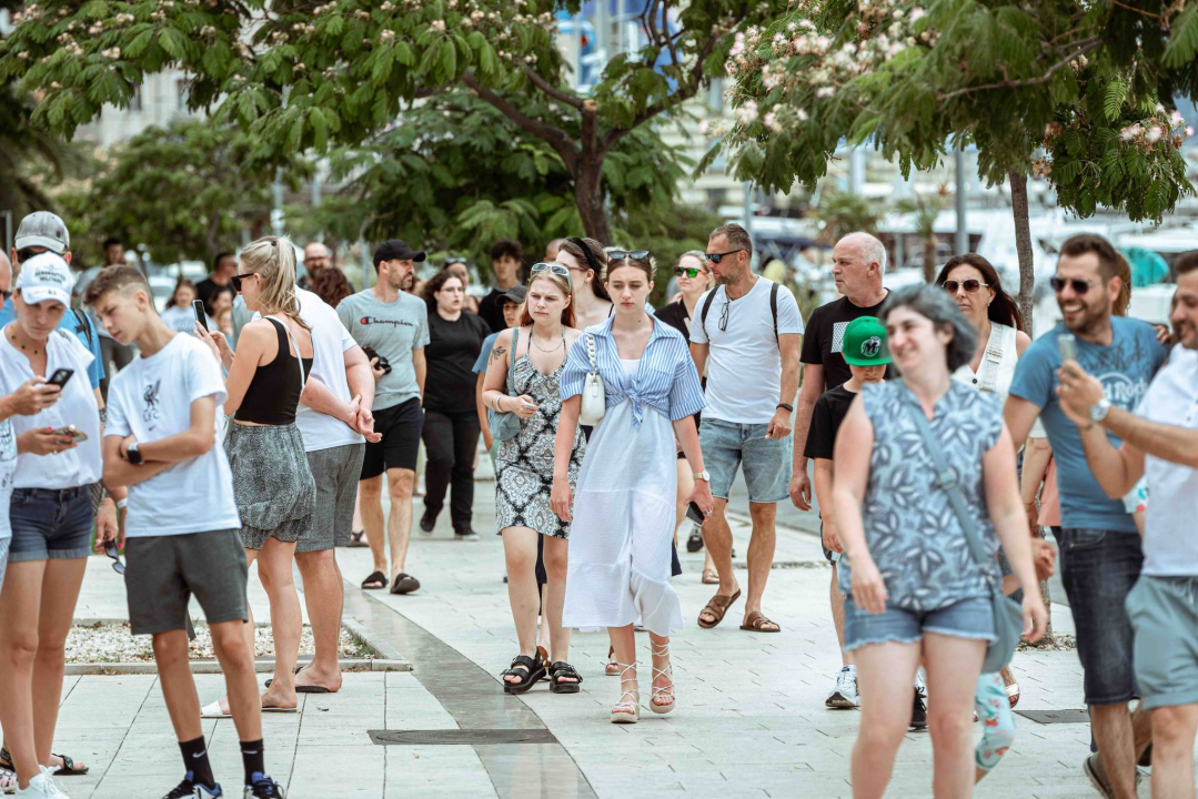 Čim padne žega turisti preplave šibenske kale, a novinari idu po reportažu. Tako smo i mi...