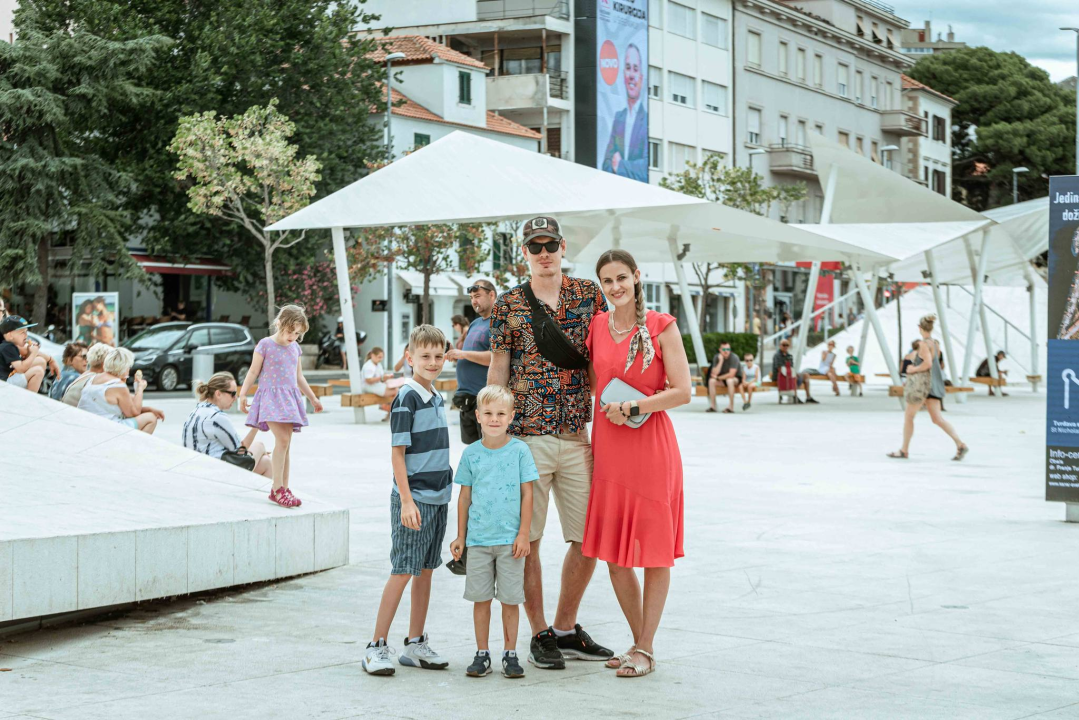 Čim padne žega turisti preplave šibenske kale, a novinari idu po reportažu. Tako smo i mi...