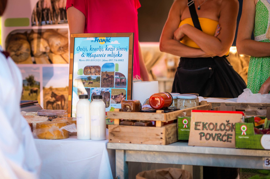 Tragom carskog jelovnika u Kistanjama s Dinom Bebićem, jela se janjeća jetrica