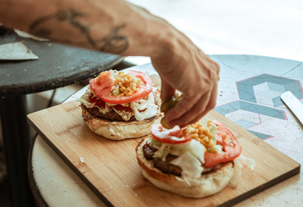 Naručite slasna jela iz Food Studija