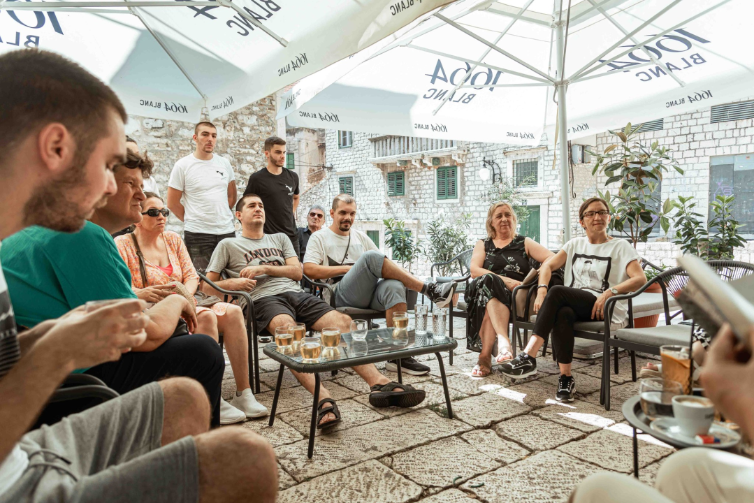 Pjesnikinje Edita Vlahov i Duška Krnić čitale stihove članovima Kamenčića 