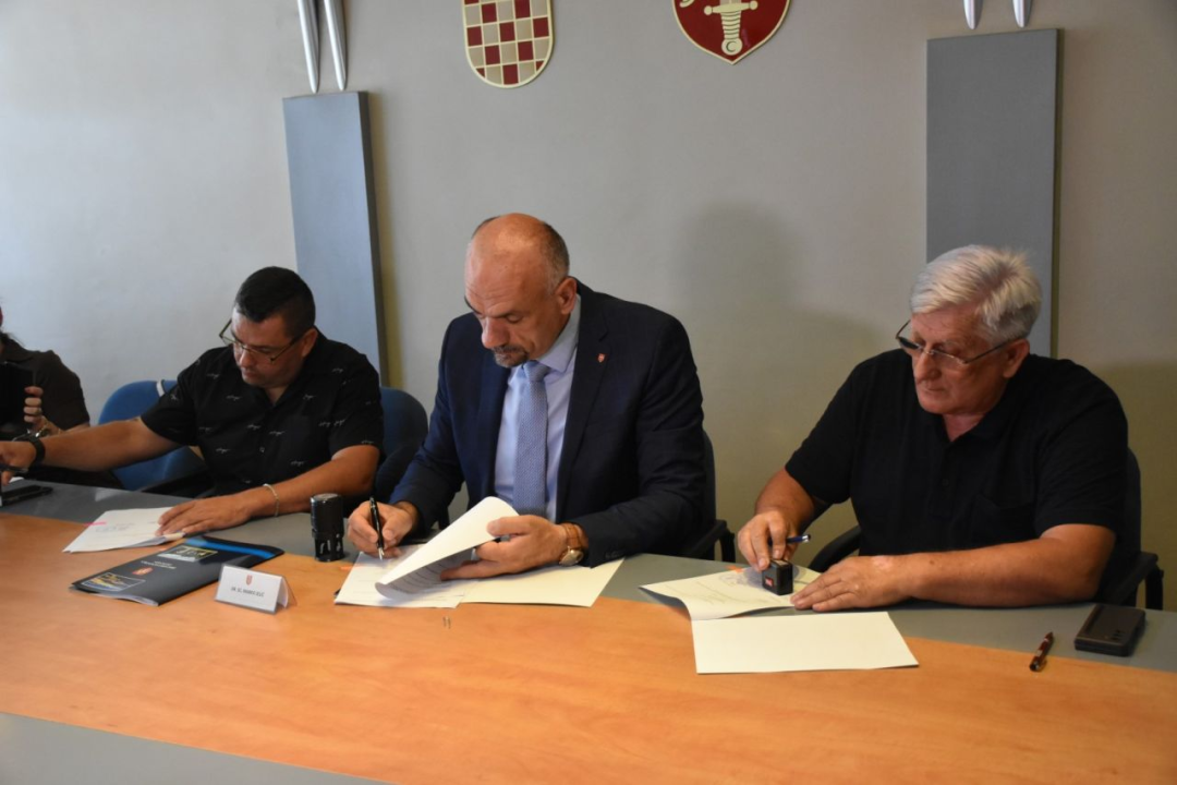 Naša županija  prva u Hrvatskoj potpisala ugovor o javnom linijskom prijevozu