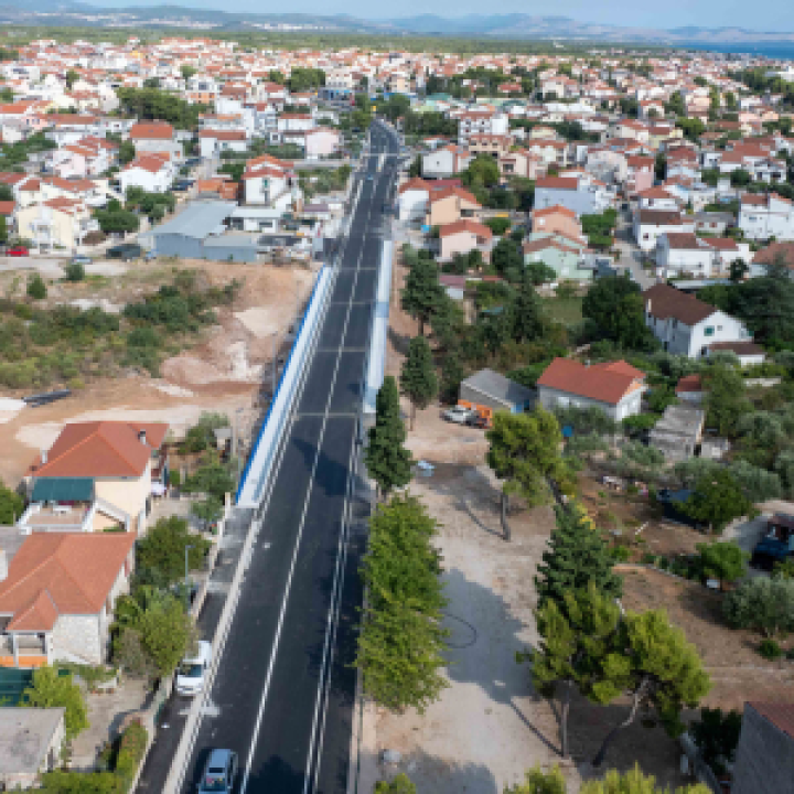 U Vodicama puštena u promet obnovljena cesta s dva nova rotora