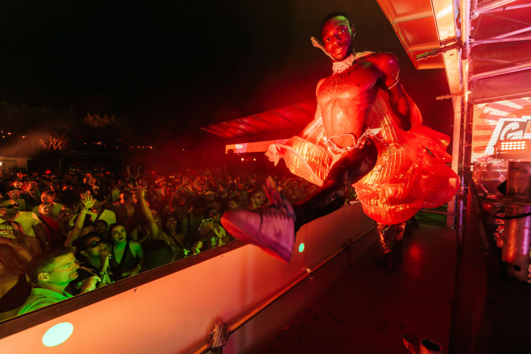 Defected Croatia: Pet tisuća partijanera uživalo u Tisnom 