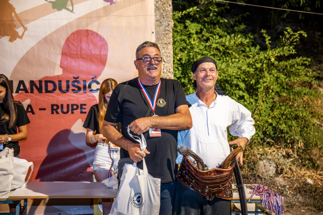 Više od 50 natjecatelja utrkivalo se na karićima kroz Rupe