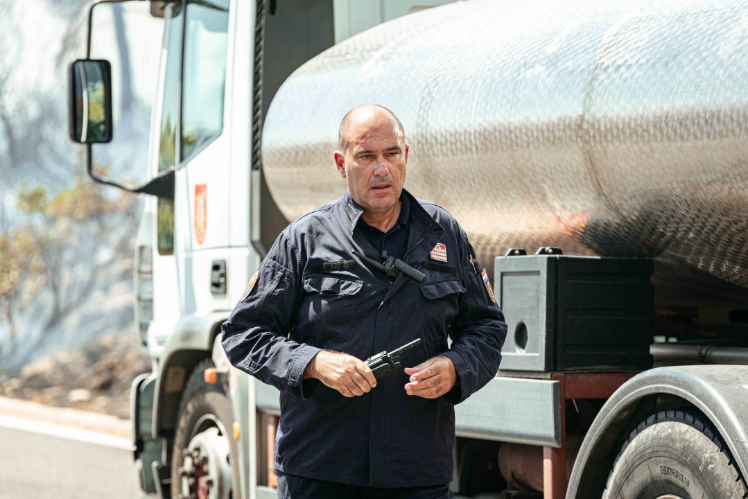 Požar i dalje aktivan, no pod kontrolom je vatrogasaca: Izgorjela je površina od oko 3,5 hektara