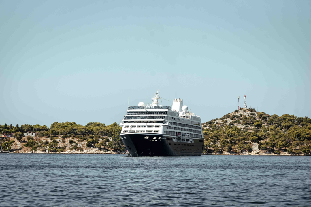 U Šibenik danas uplovila dva kruzera