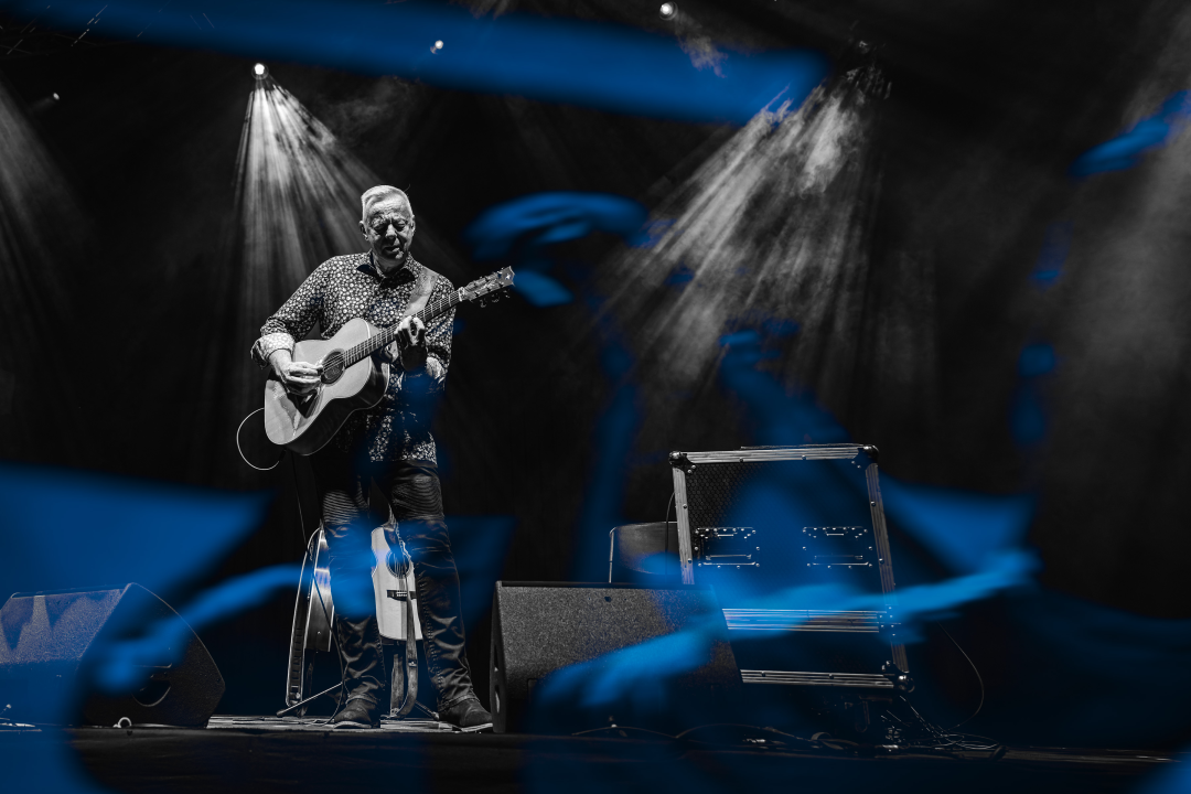 Gitaristička legenda Tommy Emmanuel na Mihovilu oduševio sviranjem tri dionice istovremeno 