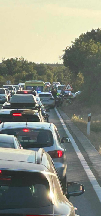 Sudar dva auta i motocikla na magistrali blizu Šibenskog mosta: Gužve su ogromne