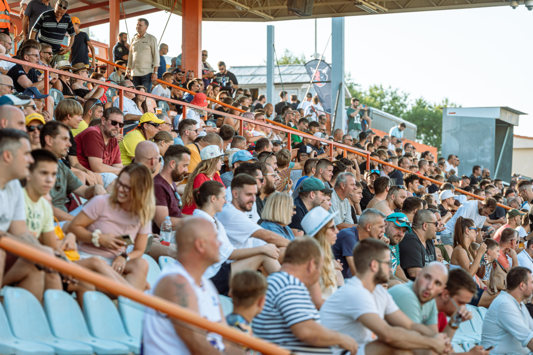 Američki nogomet na Šubićevcu vizualno zanimljiv, rezultatski ne: Madrid uvjerljiv protiv Hamburga