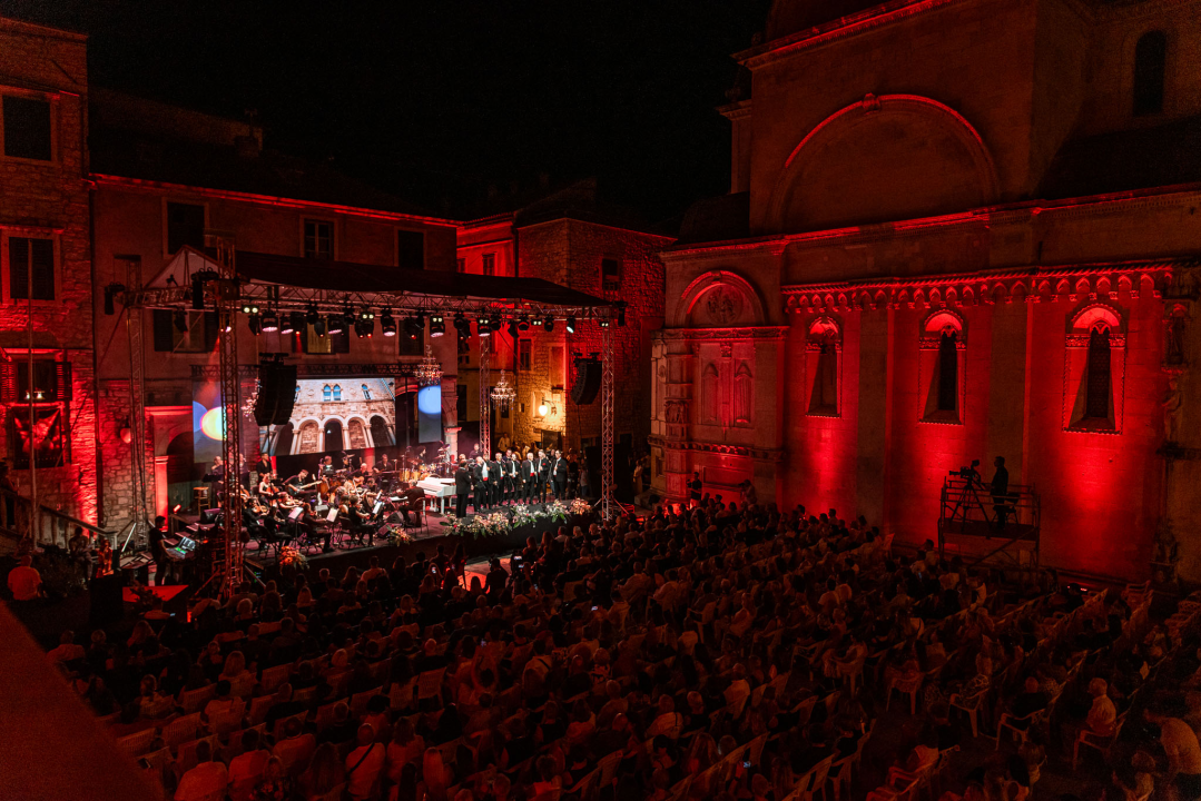 Duška Brčić-Šušak pobjednica Večeri dalmatinske šansone, Ibrica Jusić dobio nagradu za životno djelo