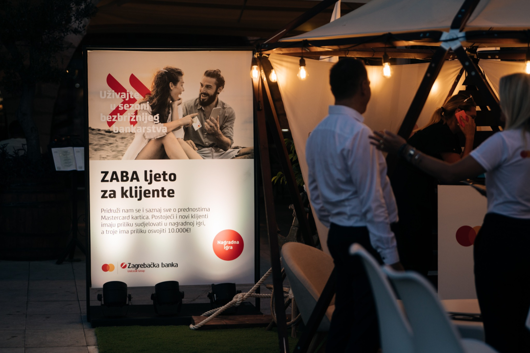 Banka na otvorenom oduševila Šibenčane, posjetitelji dobili priliku za osvajanje 10.000 eura 