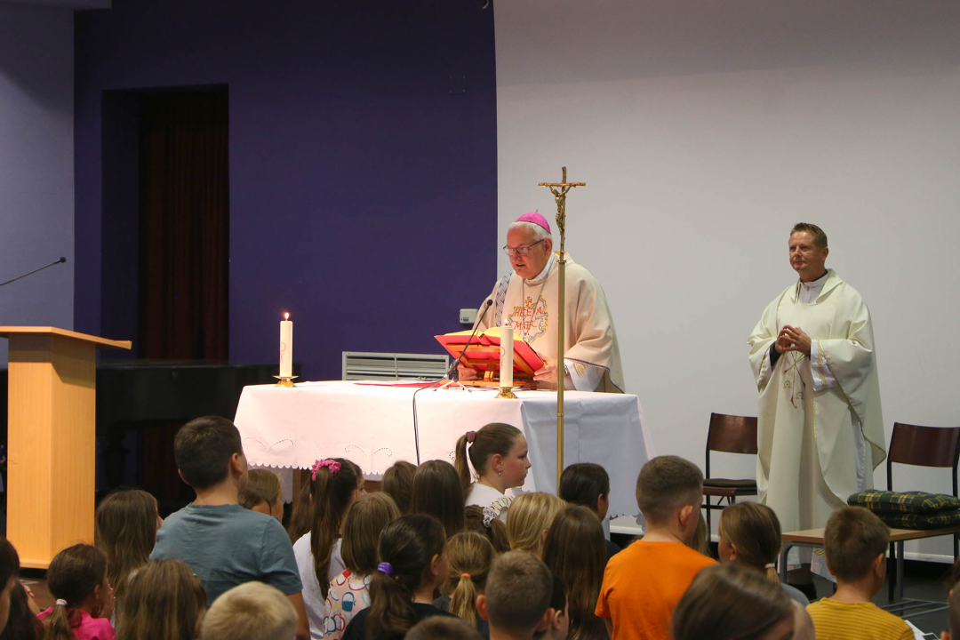 Biskup Rogić predvodio misno slavlje u Katoličkoj školi u Šibeniku