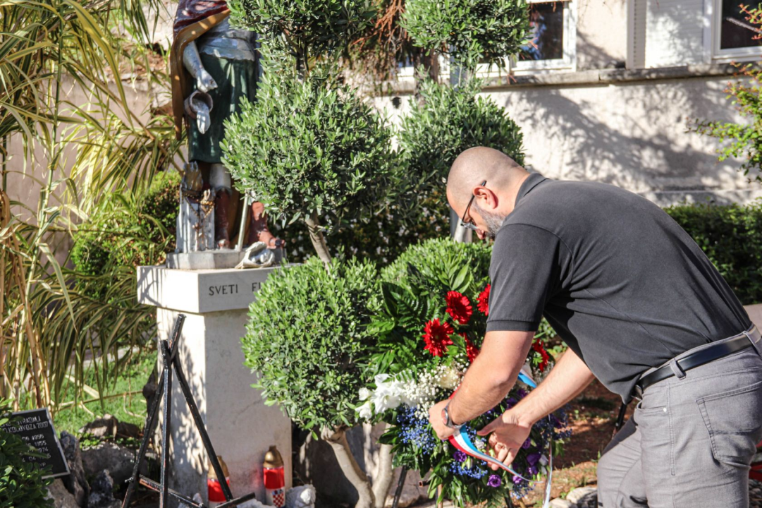 Položeni vijenci za vatrogasce poginule u Domovinskom ratu