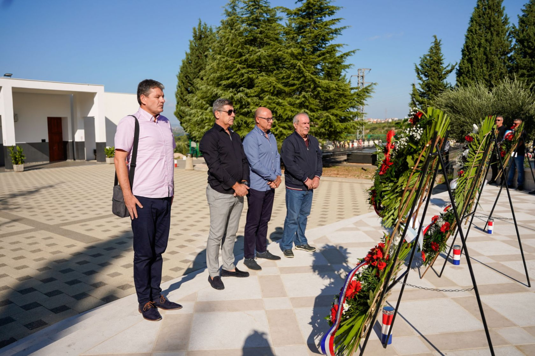 U povodu Dana grada Šibenika položeni vijenci i zapaljene svijeće na Gradskom groblju Kvanj