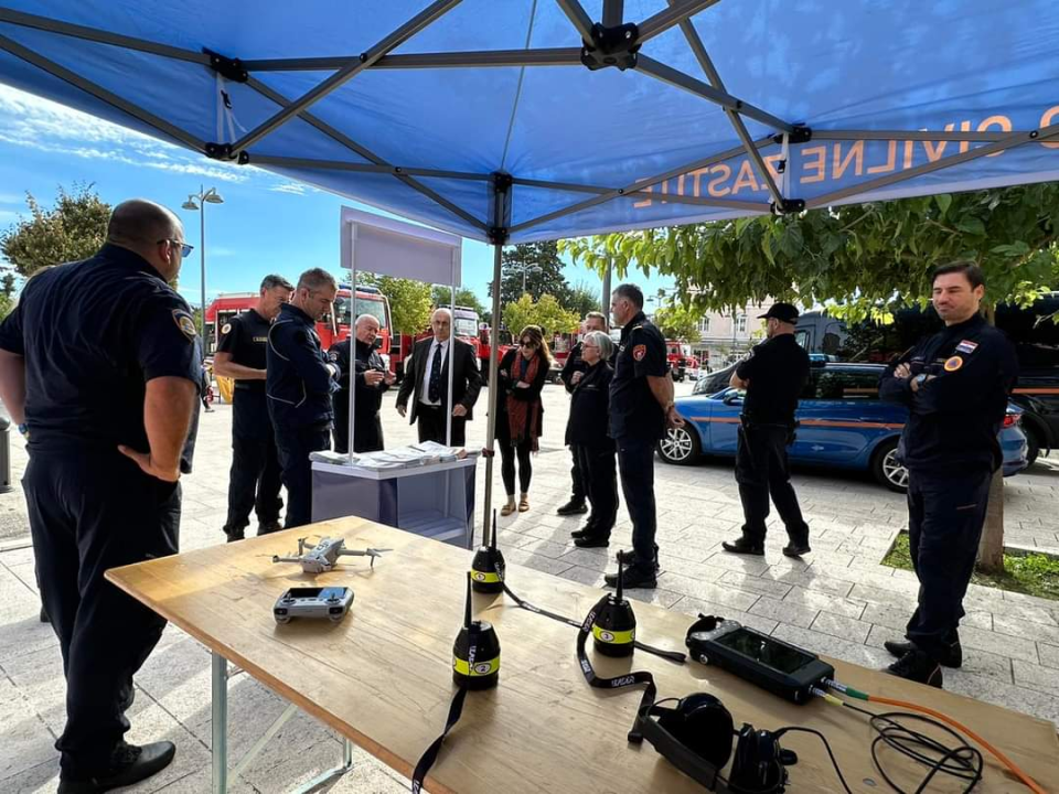 U punoj spremi održana smotra operativnih snaga civilne zaštite Grada Drniša