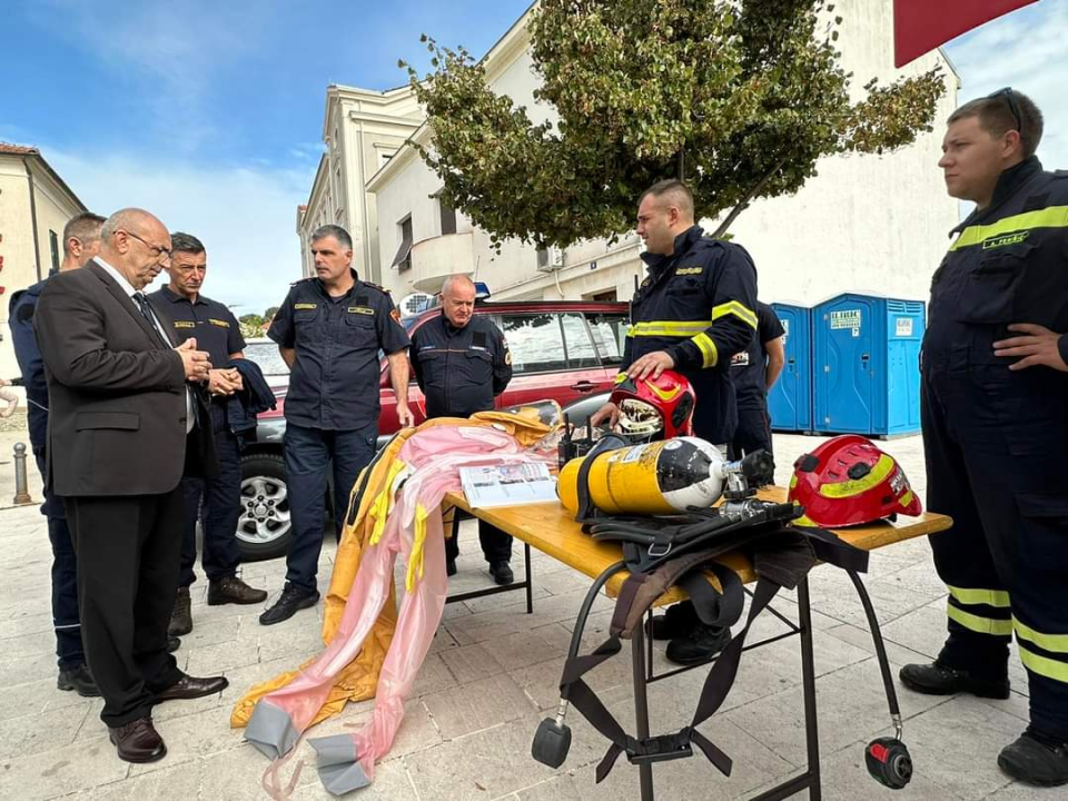 U punoj spremi održana smotra operativnih snaga civilne zaštite Grada Drniša