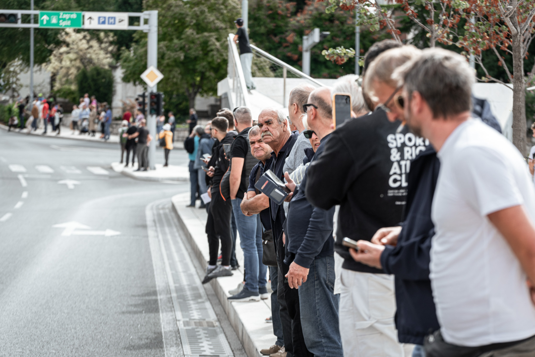 Biciklisti krenuli iz Vodica i projurili kroz Šibenik kao brzi vlak