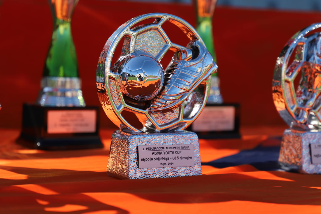 Dječaci Lokomotive i djevojčice iz Stankovaca pobjednici nogometnog turnira na Šubićevcu