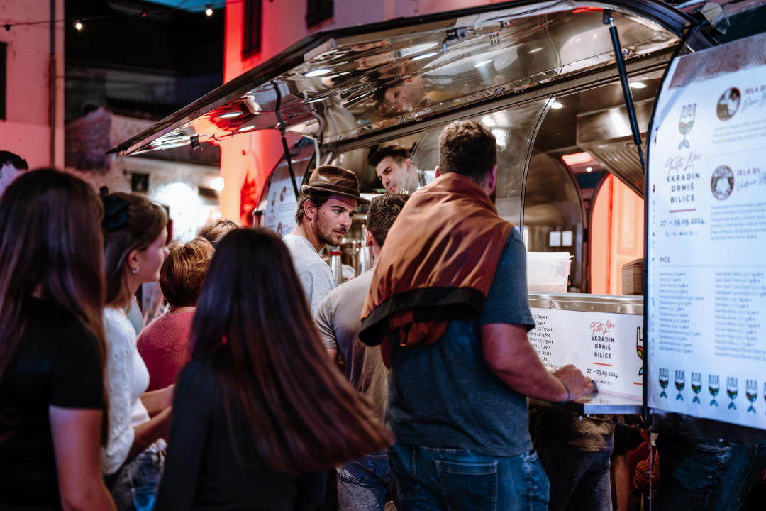 Održana druga eno-gastro manifestacija po redu 'Taste like... Skradin, Drniš, Bilice': Tradicionalna jela na moderan način