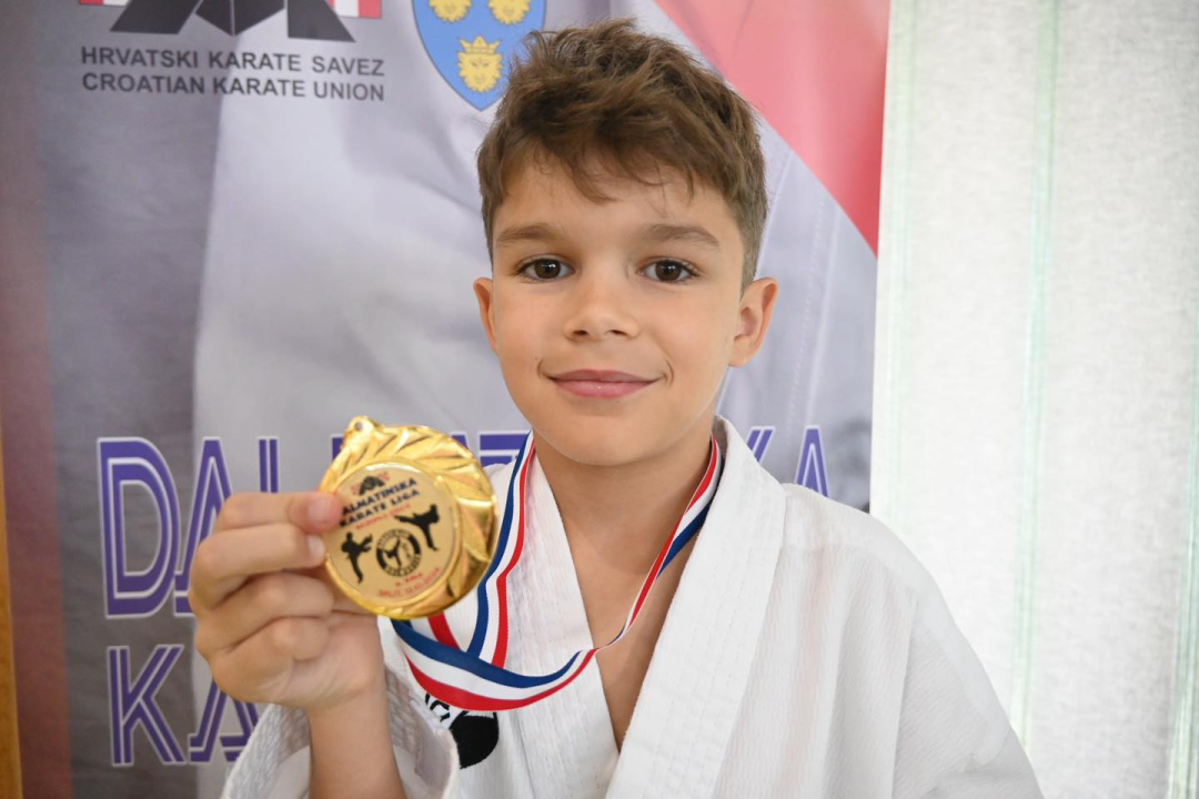 Karate klubu Okit Vodice pregršt medalja i ekipna titula na drugom kolu Dalmatinske lige