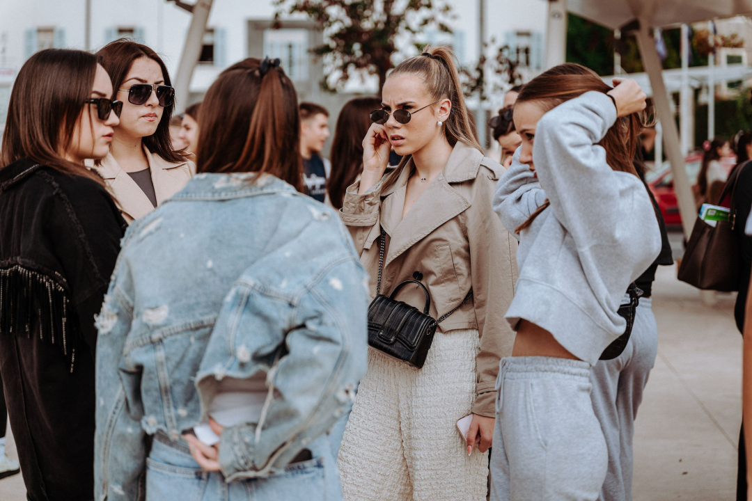 Preko 300 šibenskih gimnazijalaca pohodilo tri tvrđave: 'Ma vidi koliko mladih, lipo li ih je vidit'