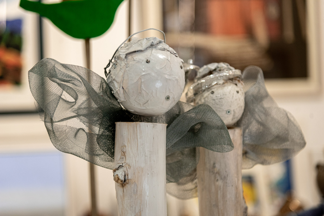 Božić je stigao u Galeriju Juraj Dalmatinac: Pronađite unikatne umjetnine i darove!