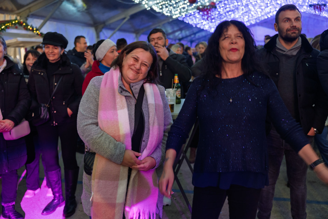 Baruni sinoć rasplesali Knin i otvorili vrata blagdanske čarolije