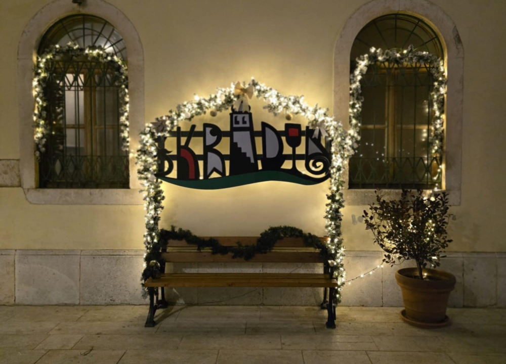 Blagdanska čarolija grada na Krki: Skradin zasjao u božićnom ruhu