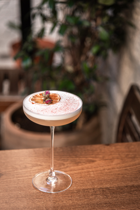 Zima u Vintage Baru: Uživajte u toplim koktelima i kreativnom programu 