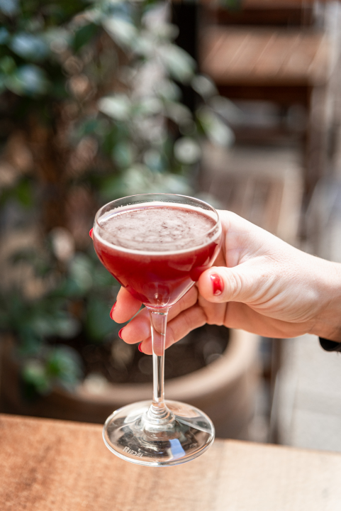 Zima u Vintage Baru: Uživajte u toplim koktelima i kreativnom programu 