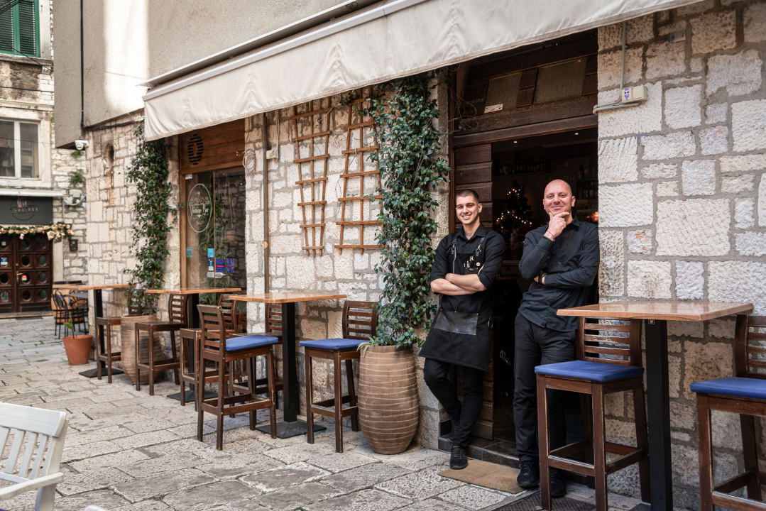 Zima u Vintage Baru: Uživajte u toplim koktelima i kreativnom programu 