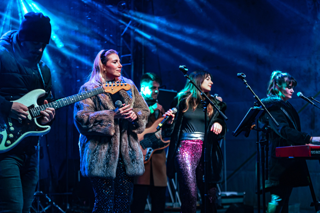 Bend s energičnim ženskim vokalima otvorio tjedan zabave na Adventuri