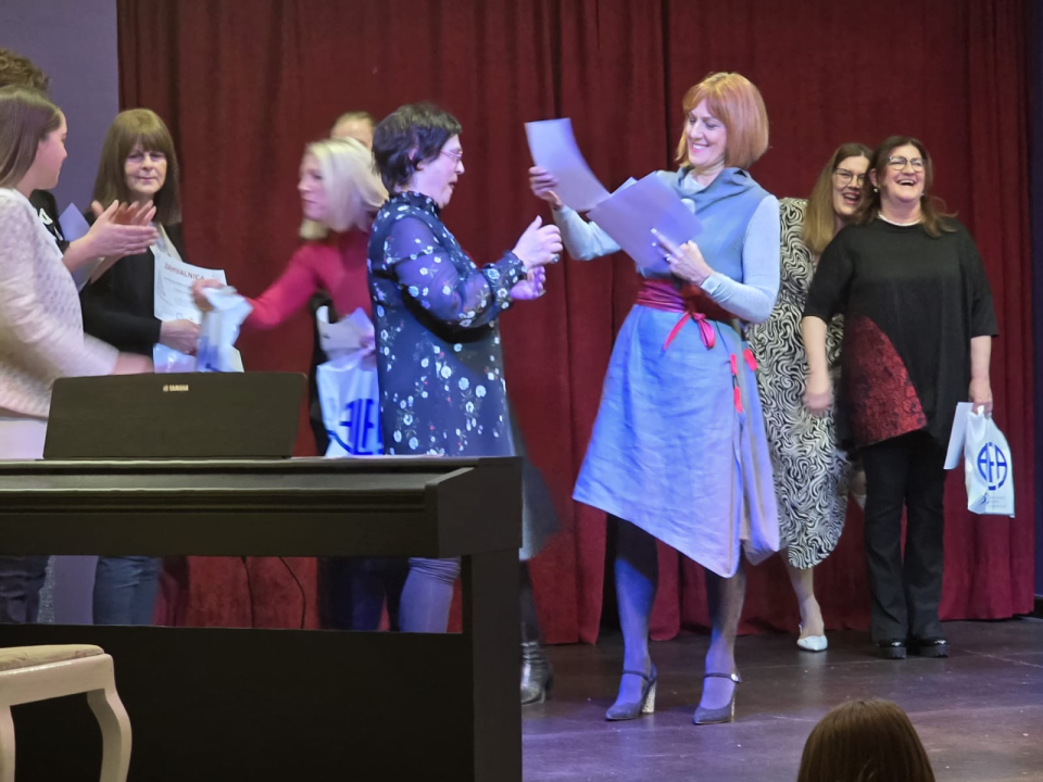 Susret zborova osnovnih škola: 350 malih pjevača iz cijele županije slavilo adventsko vrijeme