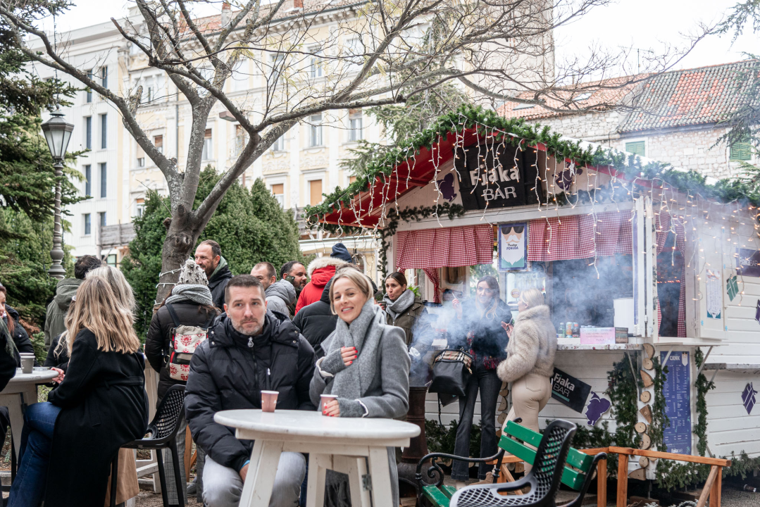 Tradicionalni koncert Fenixa: Šibenčanima bura ne ometa zabavu