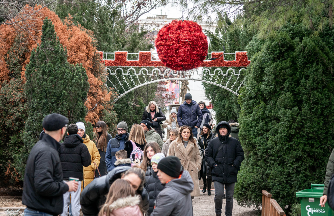 Tradicionalni koncert Fenixa: Šibenčanima bura ne ometa zabavu