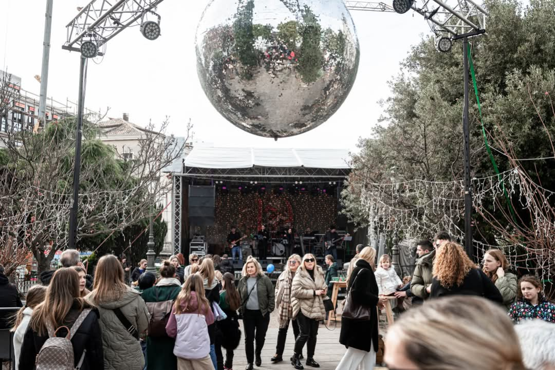 Top Show Band Cabaret zagrijava Šibenčane u parku