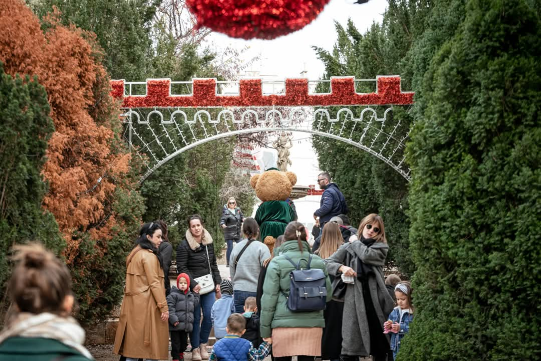 Top Show Band Cabaret zagrijava Šibenčane u parku