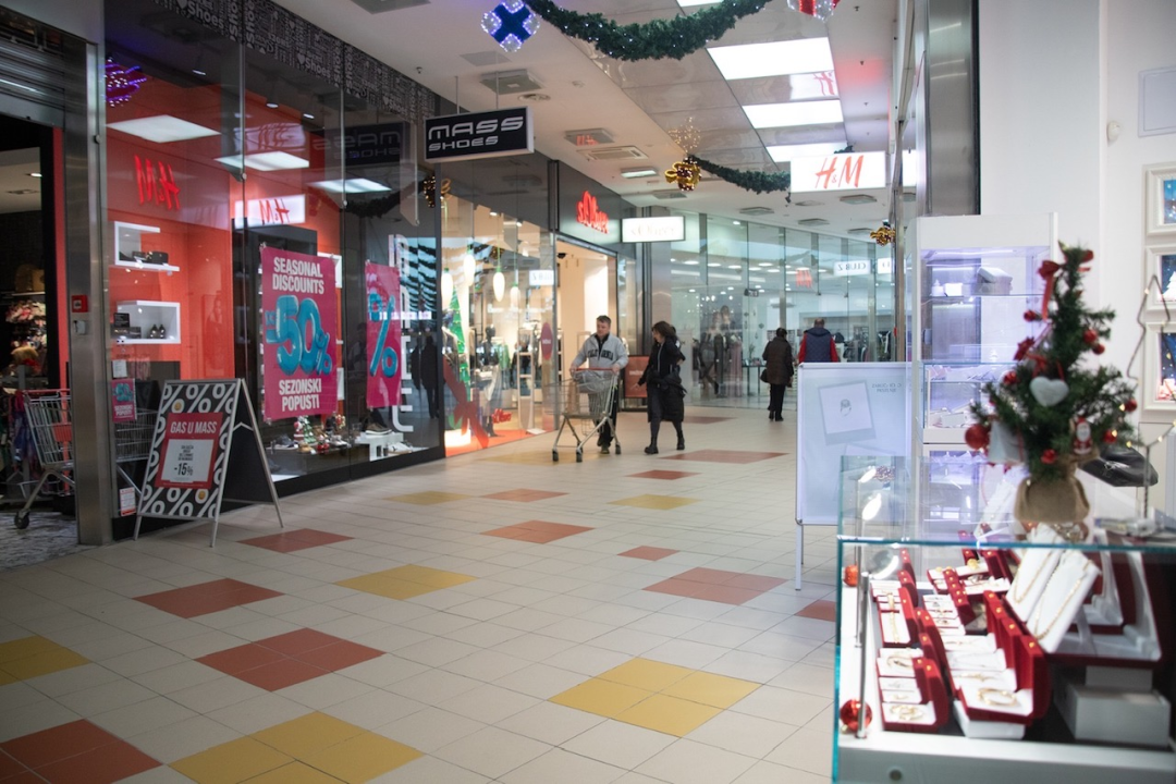 Sezonsko zimsko sniženje startalo u Dalmare centru