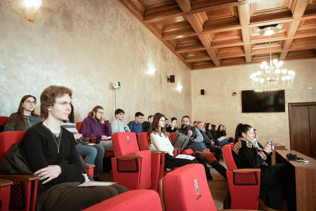 Šibenski studenti potpisali ugovore o stipendiranju. Njih 40 primat će 180 eura mjesečno